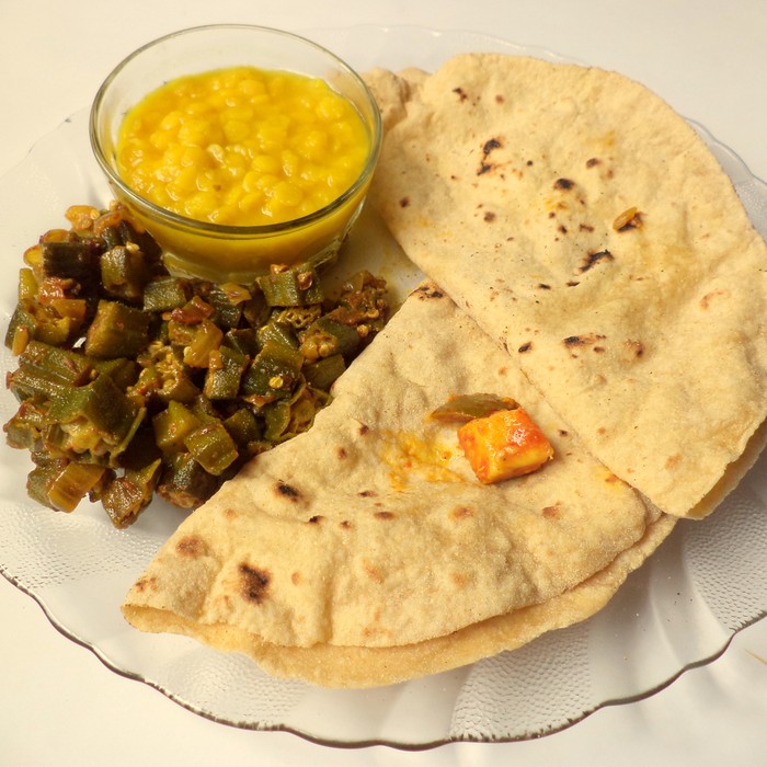 রুটি (৩ টি) + আলুর দম + পায়েস/মিষ্টি - Roti (3 Pcs) + Aloo Dum + Payesh/Sweet